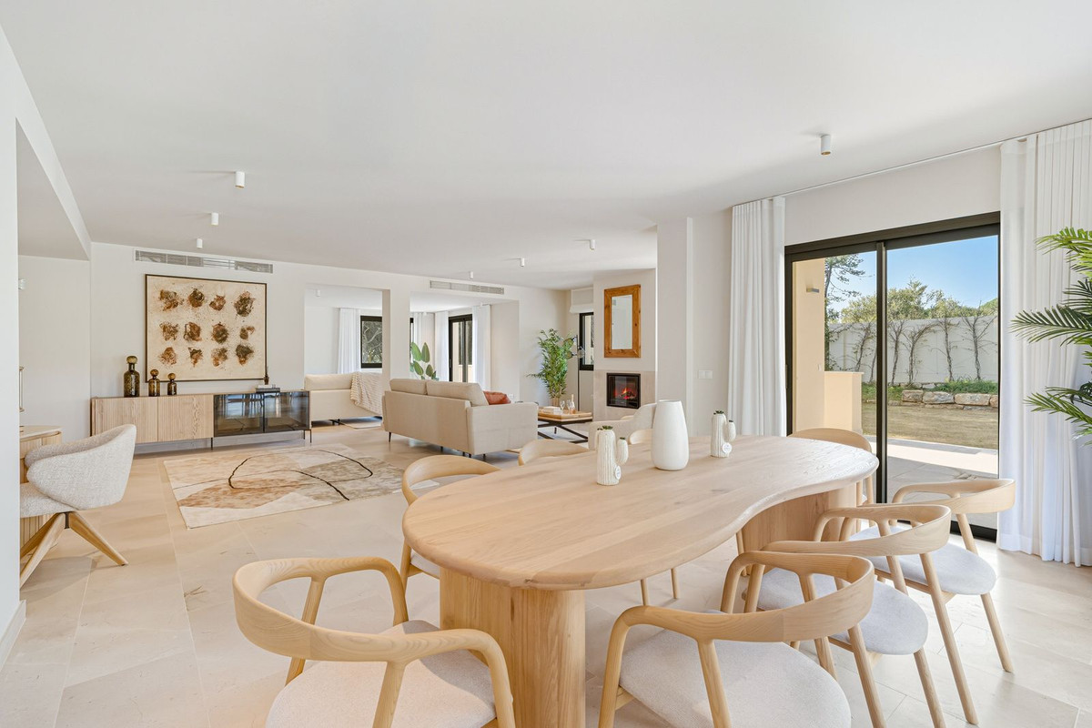 Se vende Villa - Chalet de 4 dormitorios en Costa Del Sol, Málaga, España