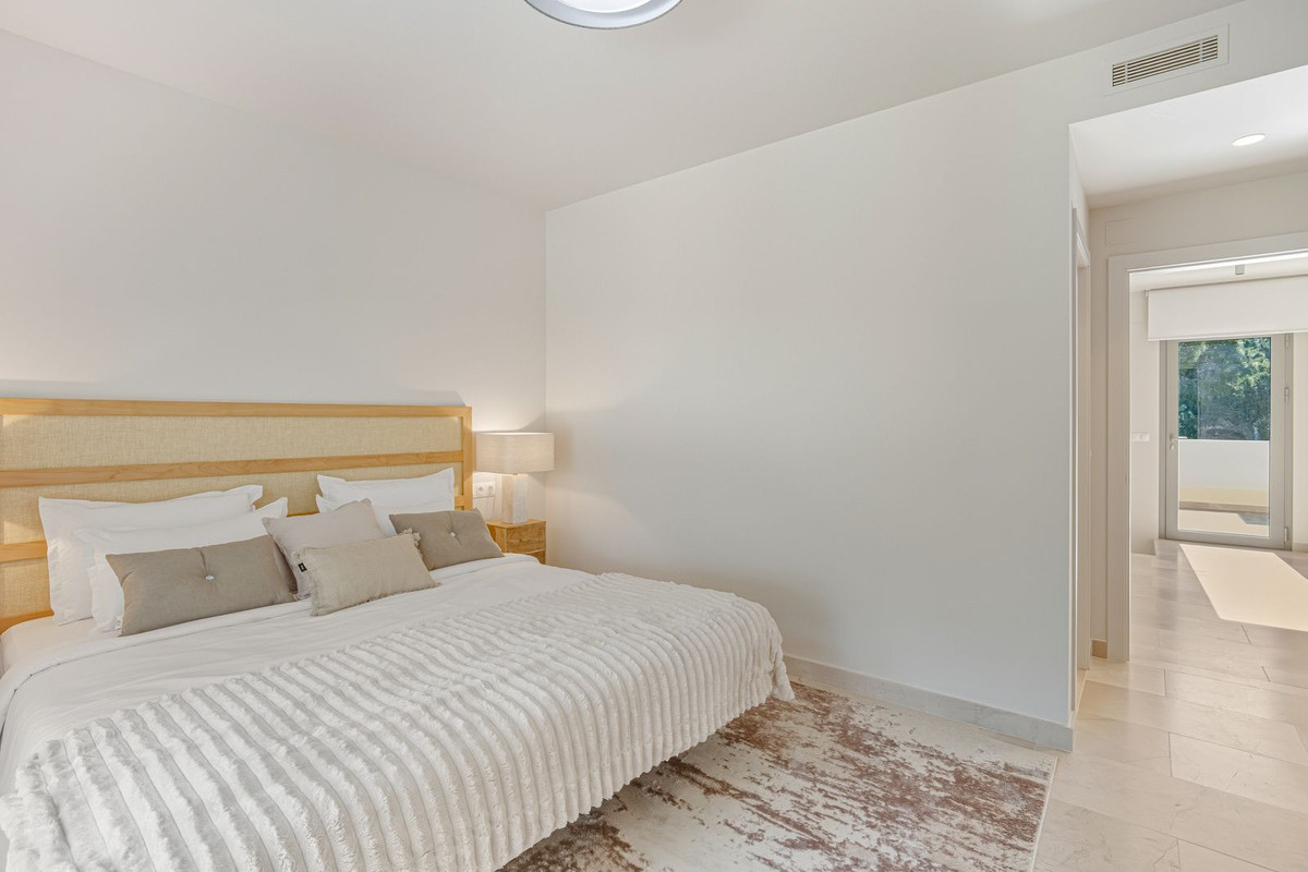 Se vende Villa - Chalet de 4 dormitorios en Costa Del Sol, Málaga, España