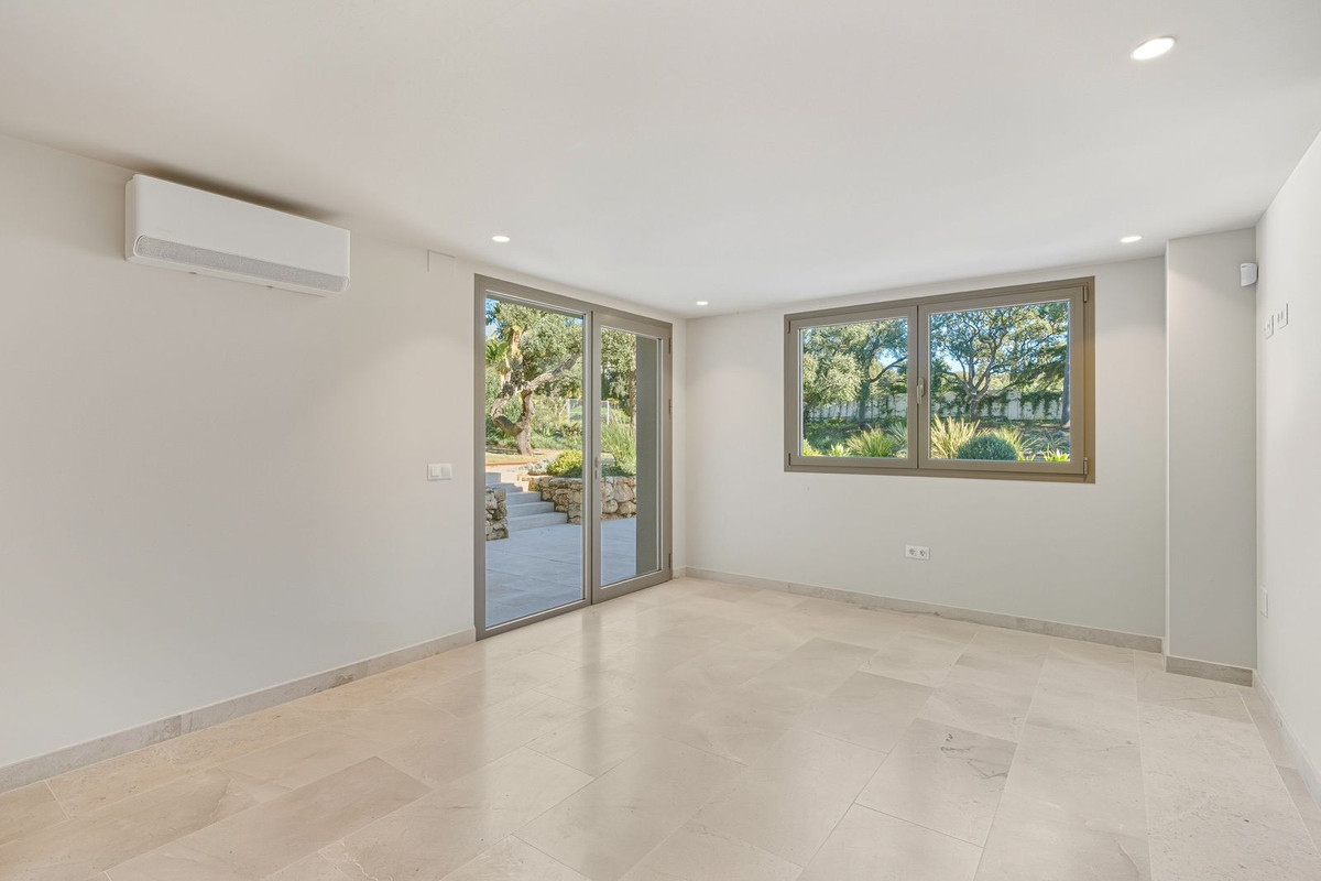 Se vende Villa - Chalet de 4 dormitorios en Costa Del Sol, Málaga, España