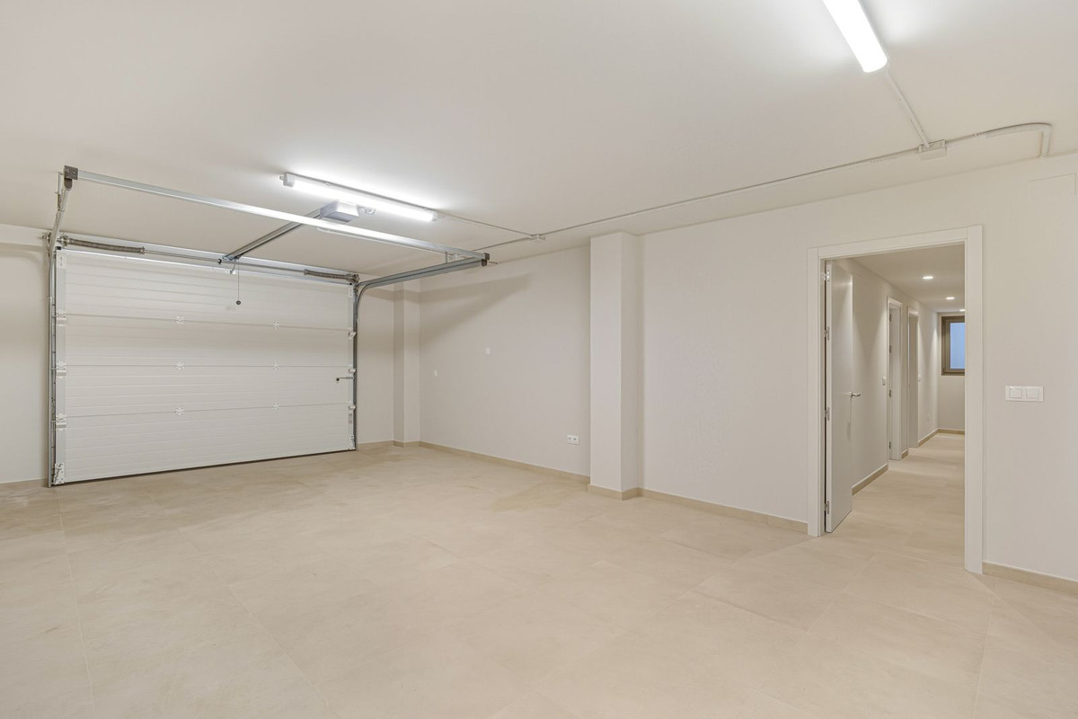 Se vende Villa - Chalet de 4 dormitorios en Costa Del Sol, Málaga, España
