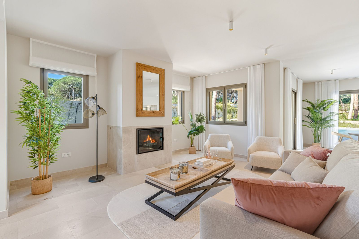 Se vende Villa - Chalet de 4 dormitorios en Costa Del Sol, Málaga, España