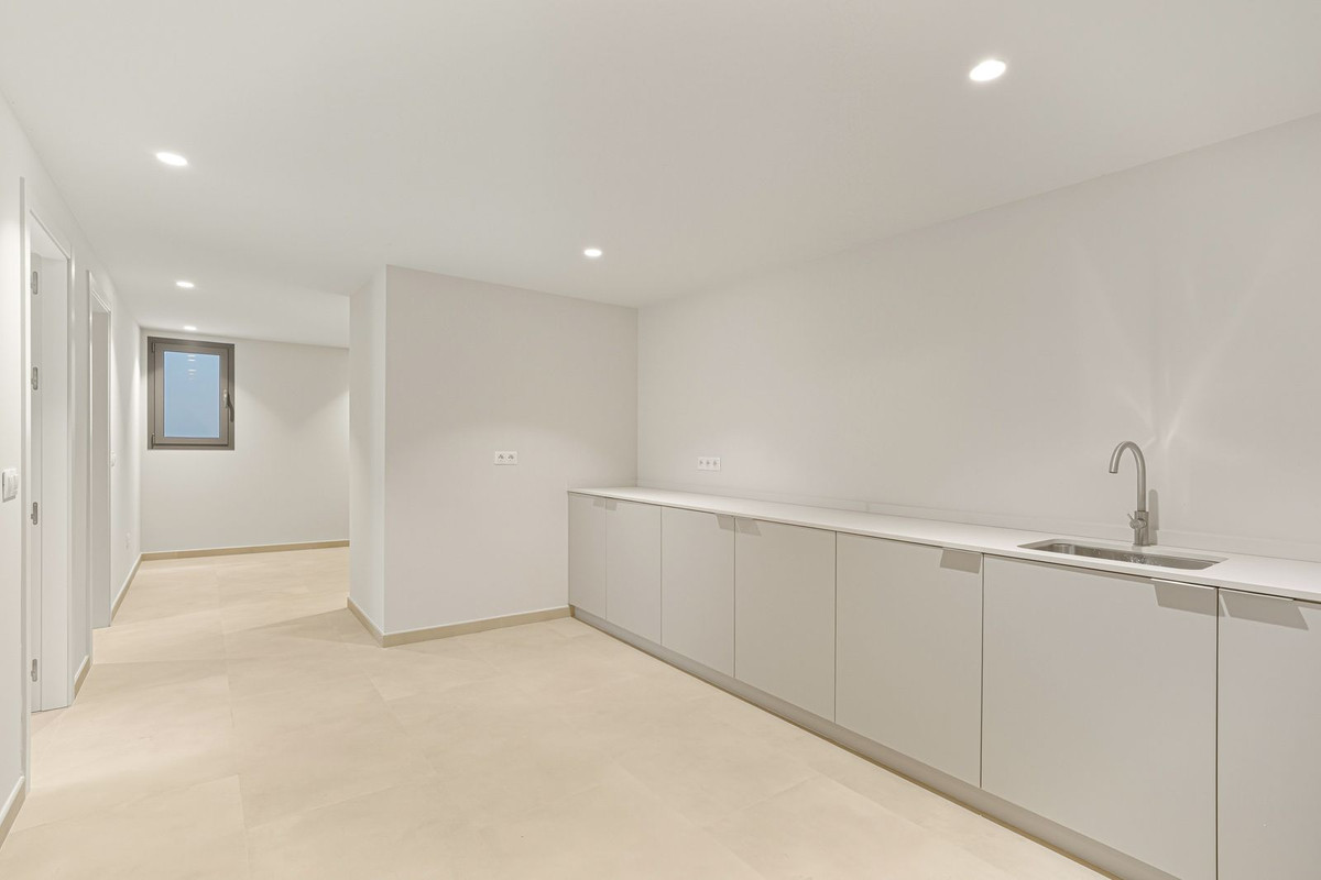 Se vende Villa - Chalet de 4 dormitorios en Costa Del Sol, Málaga, España
