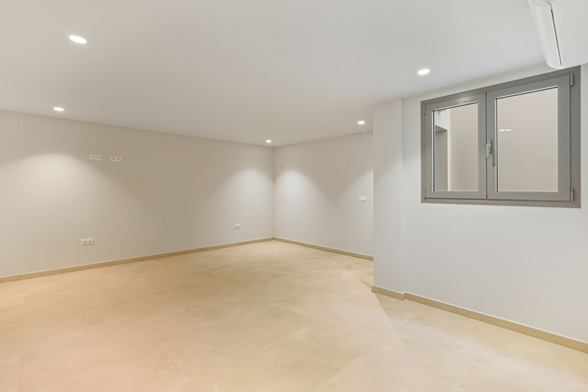 Se vende Villa - Chalet de 4 dormitorios en Costa Del Sol, Málaga, España