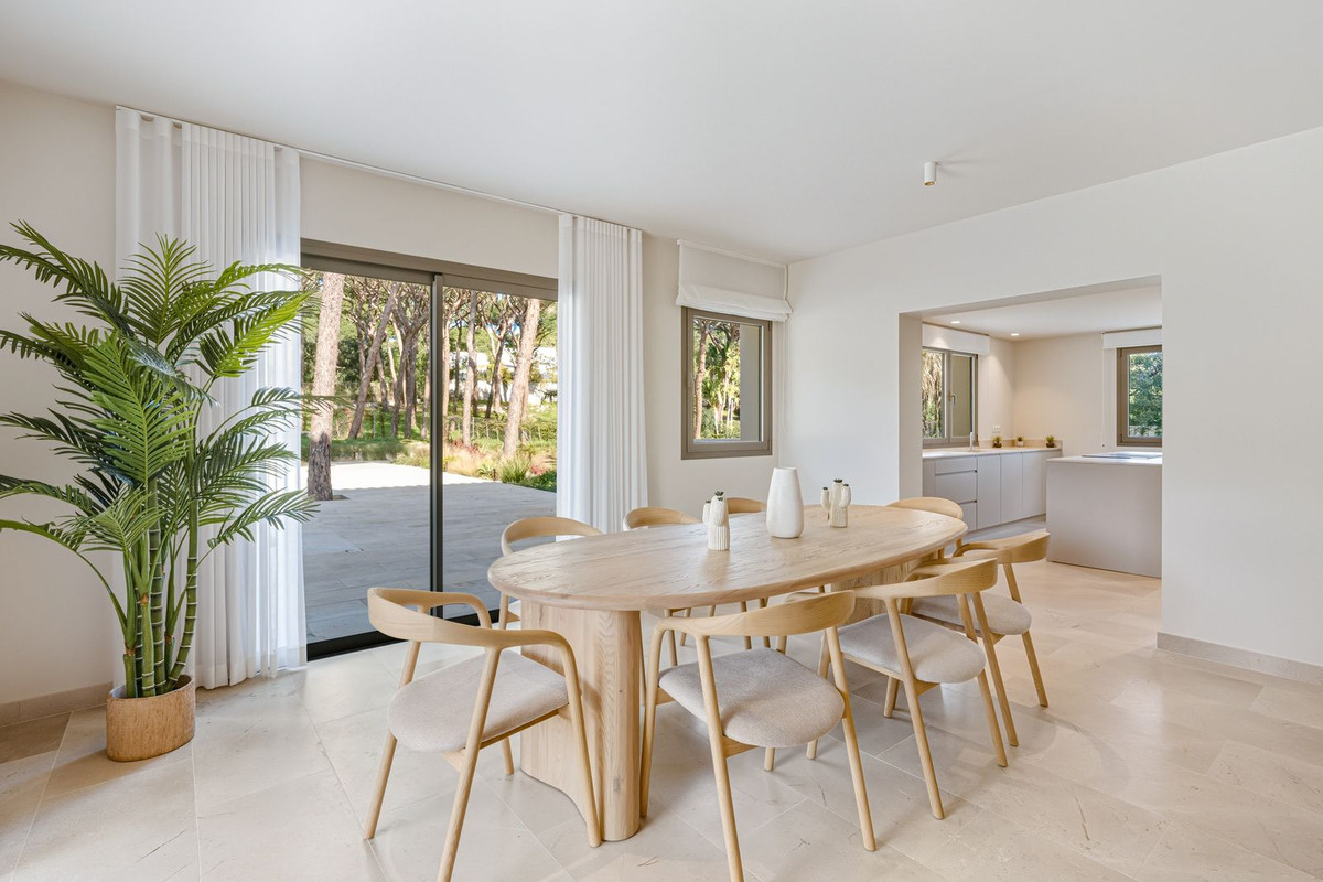 Se vende Villa - Chalet de 4 dormitorios en Costa Del Sol, Málaga, España