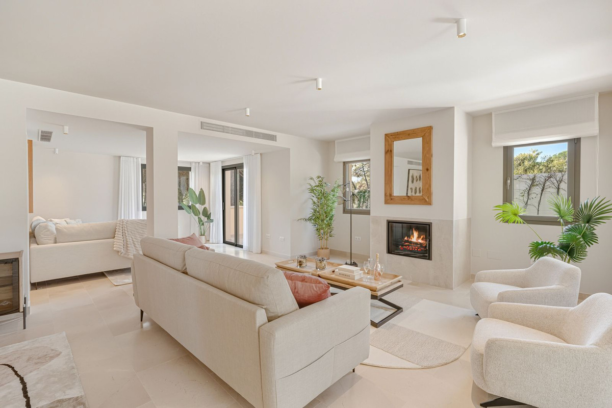 Se vende Villa - Chalet de 4 dormitorios en Costa Del Sol, Málaga, España
