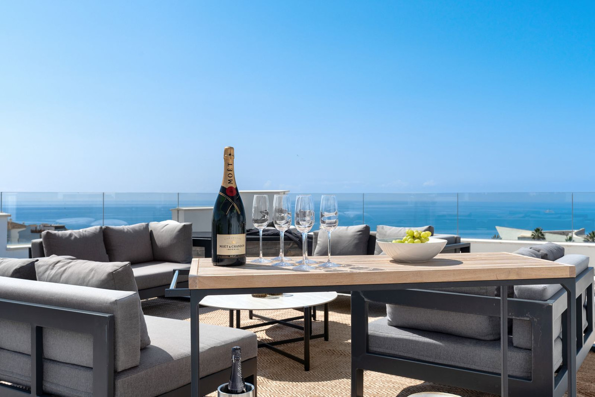 3 Bed Apartment for sale in Benalmadena Costa Del Sol, Málaga, Spain