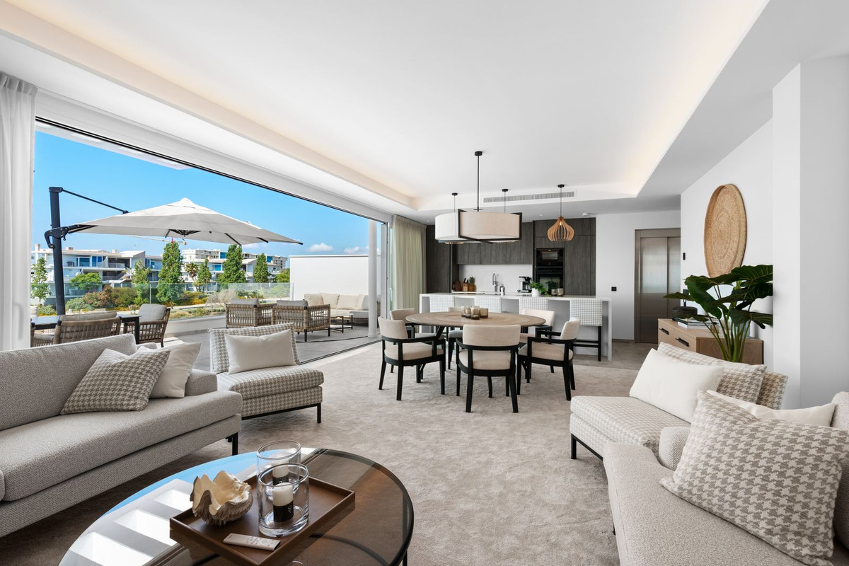 3 Bed Apartment for sale in Benalmadena Costa Del Sol, Málaga, Spain