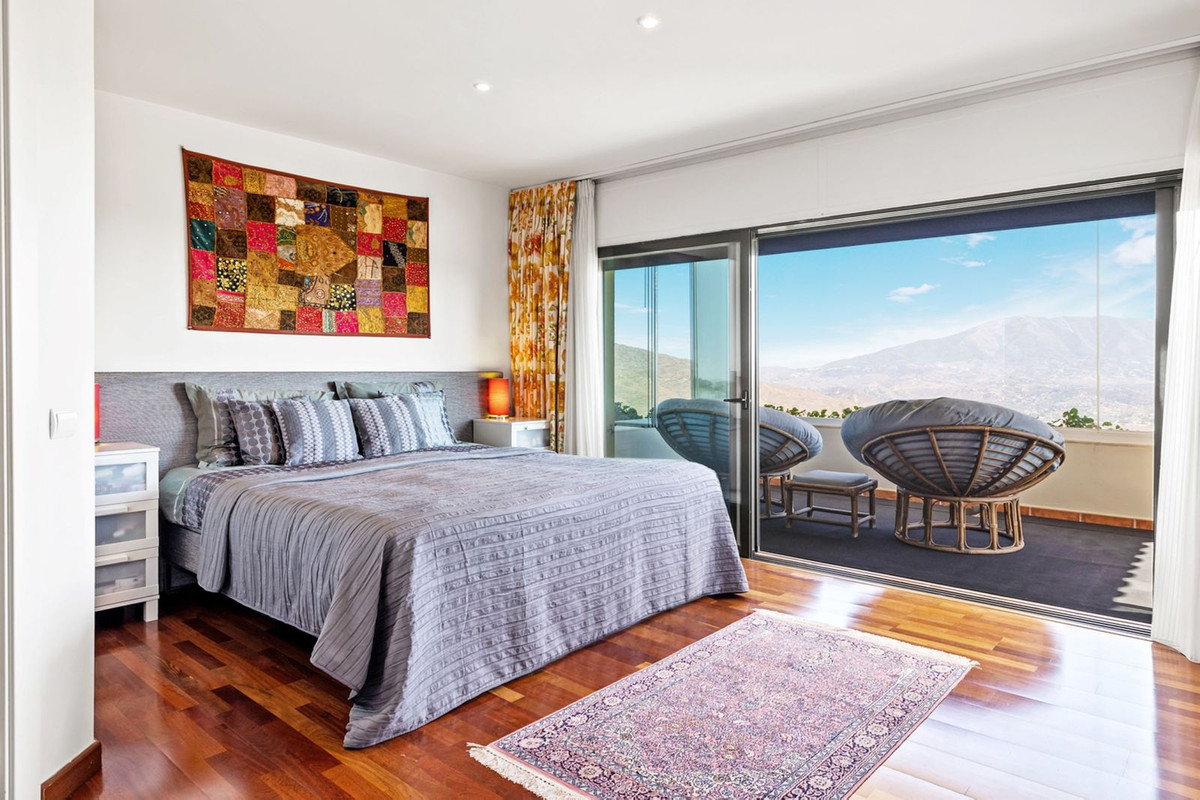 Se vende Villa - Chalet de 5 dormitorios en Costa Del Sol, Málaga, España