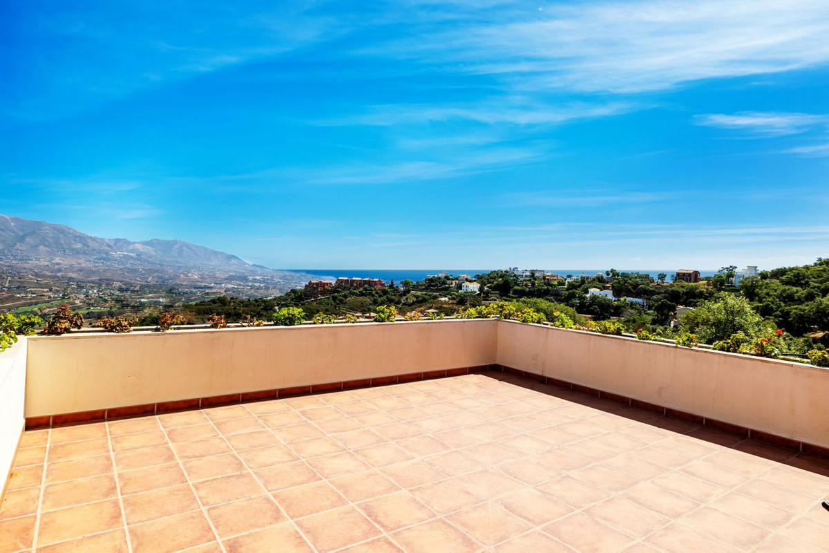 Se vende Villa - Chalet de 5 dormitorios en Costa Del Sol, Málaga, España