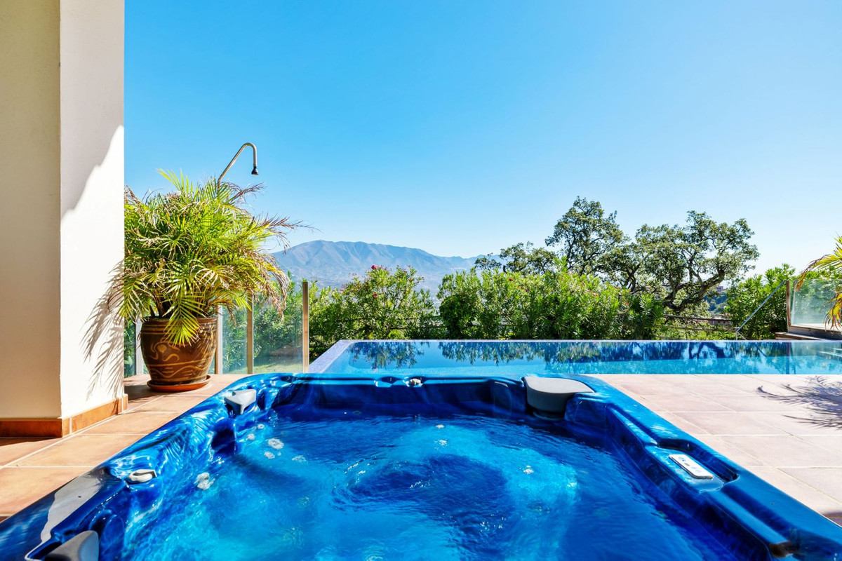 Se vende Villa - Chalet de 5 dormitorios en Costa Del Sol, Málaga, España