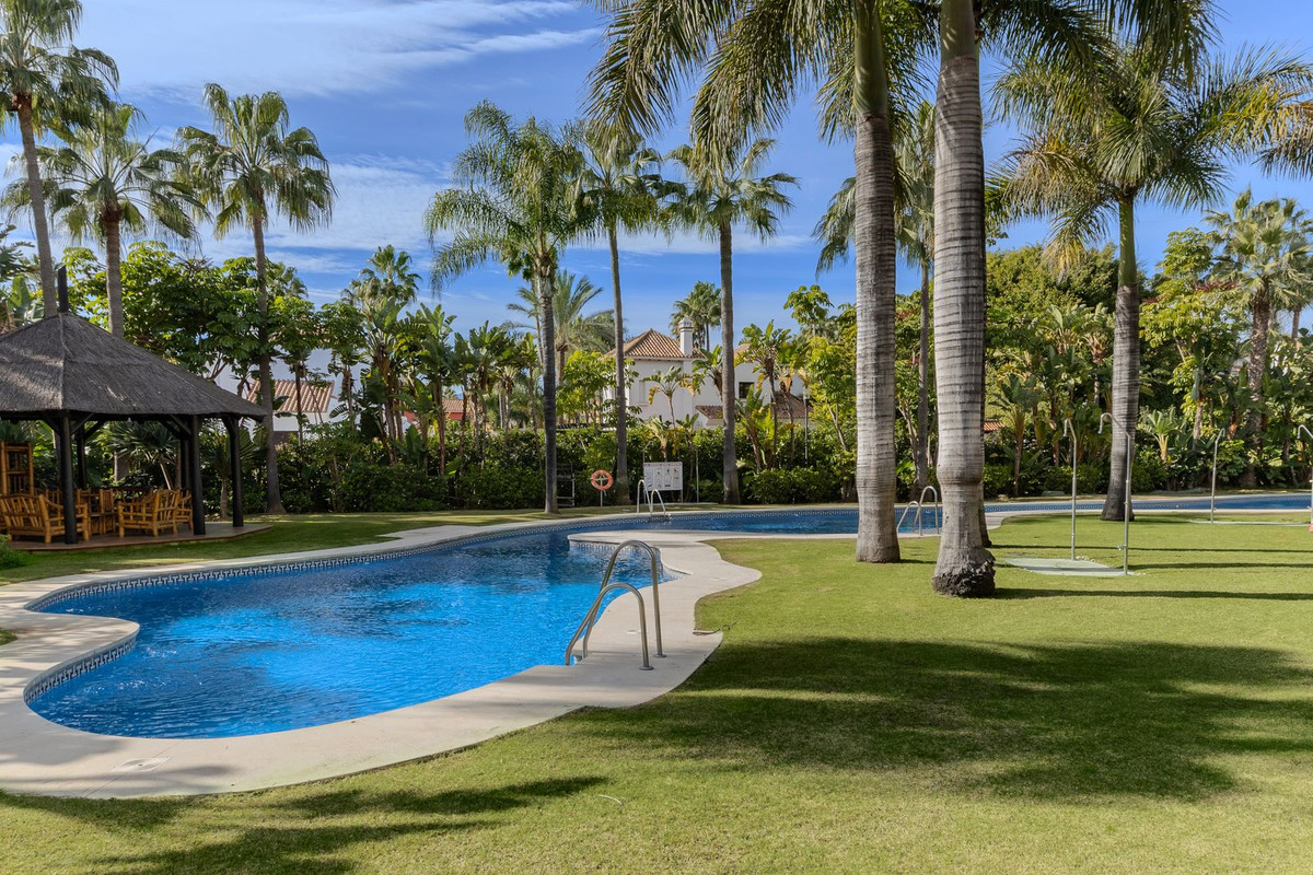 2 Bed Apartment for sale in Puerto Banús Costa Del Sol, Málaga, Spain