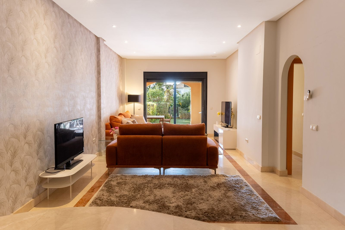 2 Bed Apartment for sale in Puerto Banús Costa Del Sol, Málaga, Spain