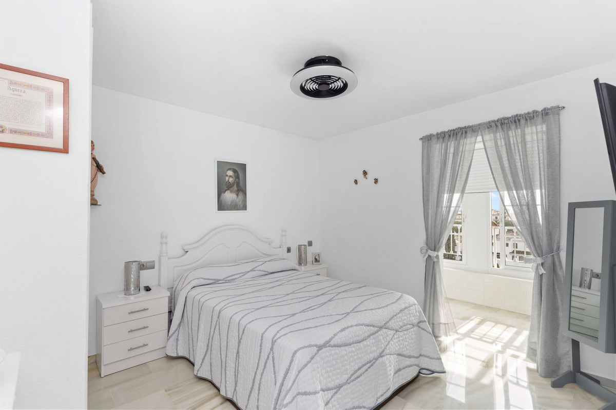 Se vende Apartamento Planta Media de 2 dormitorios en Costa Del Sol, Málaga, España