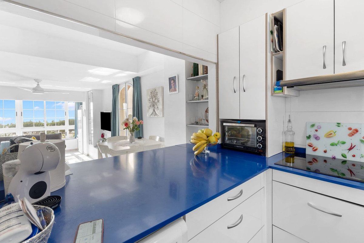 Se vende Apartamento Planta Media de 2 dormitorios en Costa Del Sol, Málaga, España