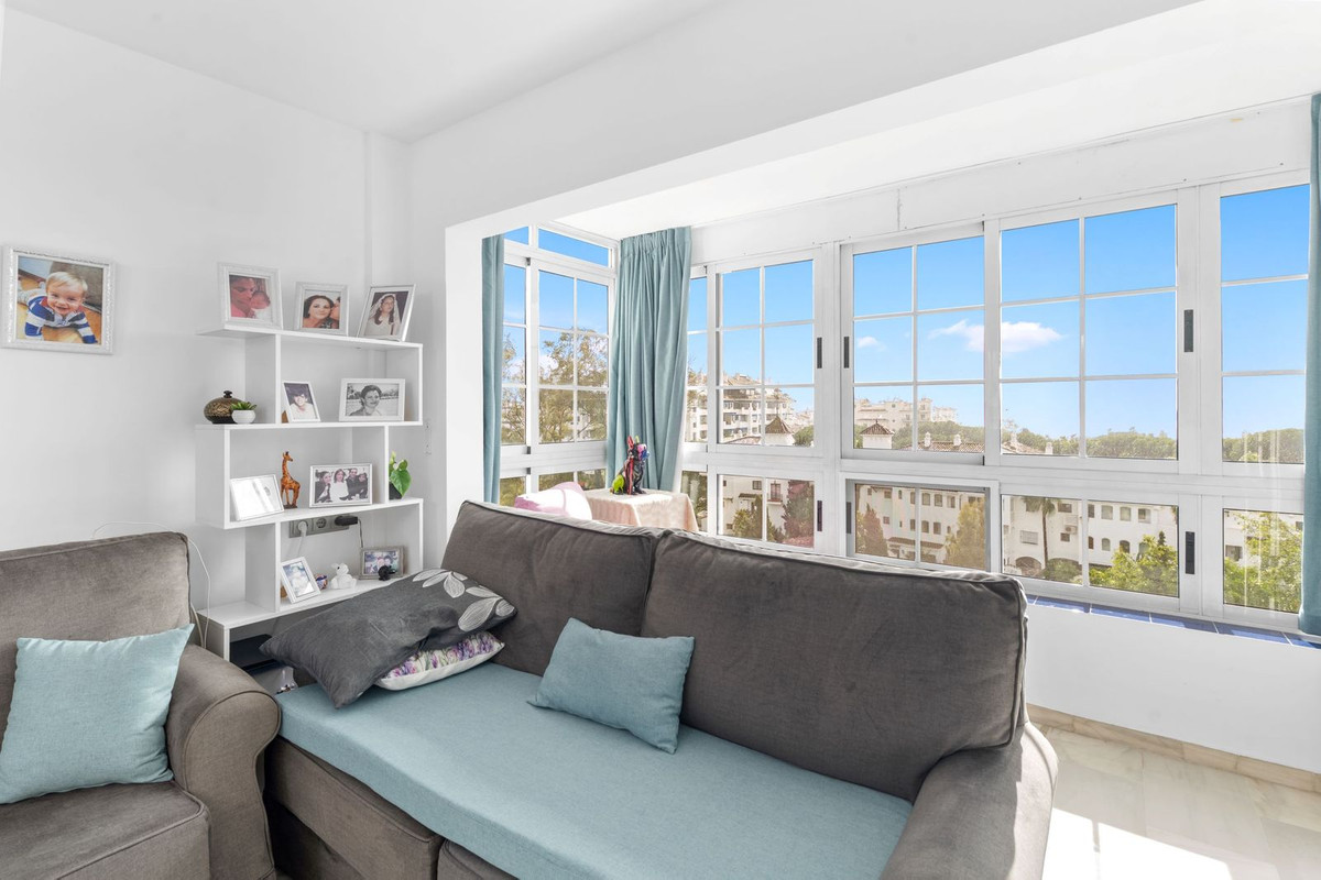 Se vende Apartamento Planta Media de 2 dormitorios en Costa Del Sol, Málaga, España