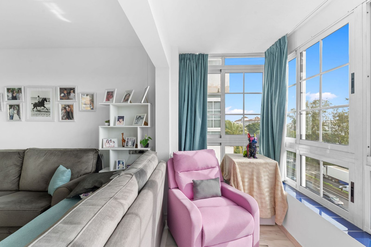 Se vende Apartamento Planta Media de 2 dormitorios en Costa Del Sol, Málaga, España