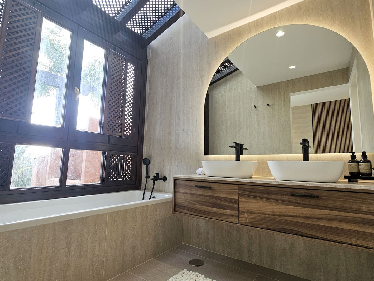 4 Bed Townhouse for sale in The Golden Mile Costa Del Sol, Málaga, Spain