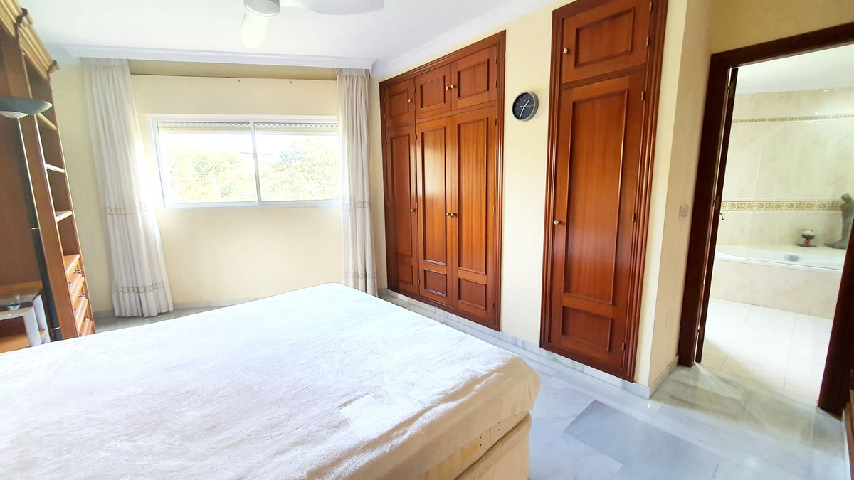 Se vende Apartamento Planta Media de 3 dormitorios en Costa Del Sol, Málaga, España
