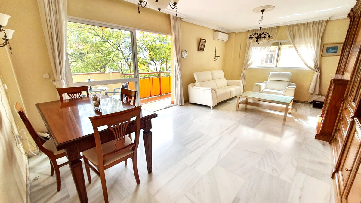 Se vende Apartamento Planta Media de 3 dormitorios en Costa Del Sol, Málaga, España