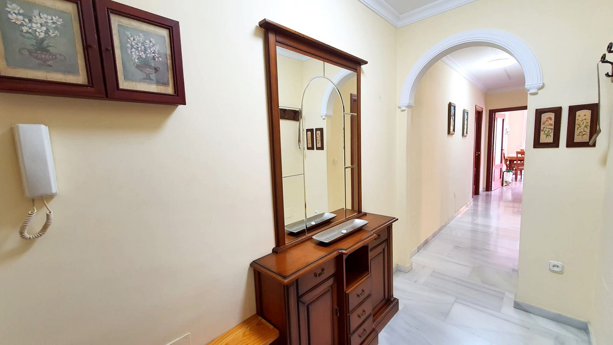 Se vende Apartamento Planta Media de 3 dormitorios en Costa Del Sol, Málaga, España