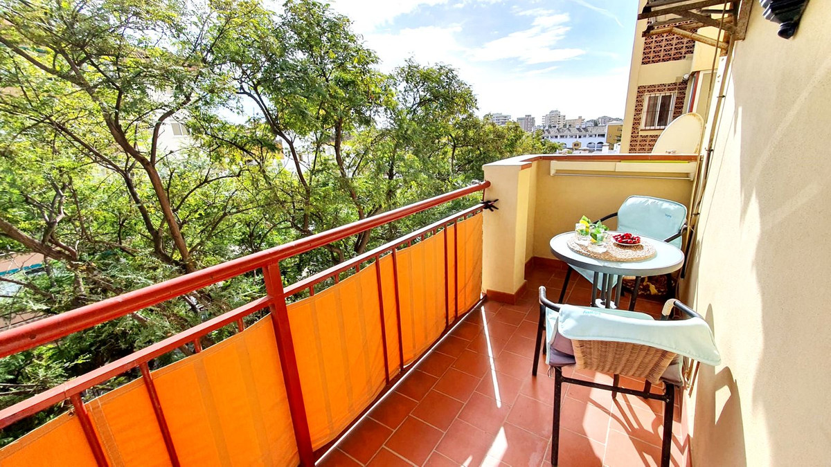 Se vende Apartamento Planta Media de 3 dormitorios en Costa Del Sol, Málaga, España