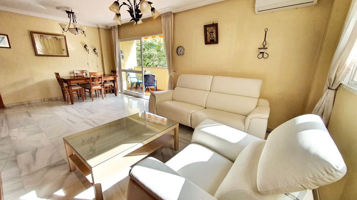 Se vende Apartamento Planta Media de 3 dormitorios en Costa Del Sol, Málaga, España