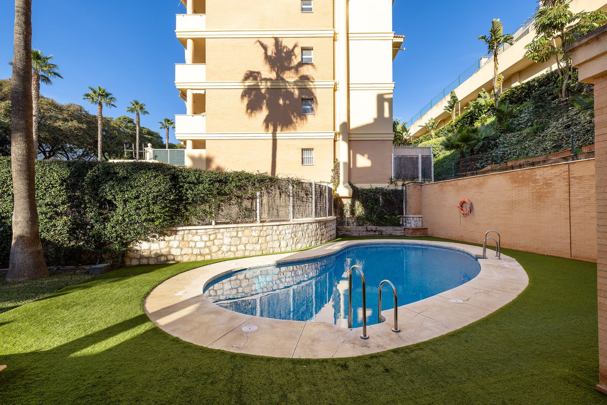 3 Bed Apartment for sale in Benalmadena Costa Del Sol, Málaga, Spain
