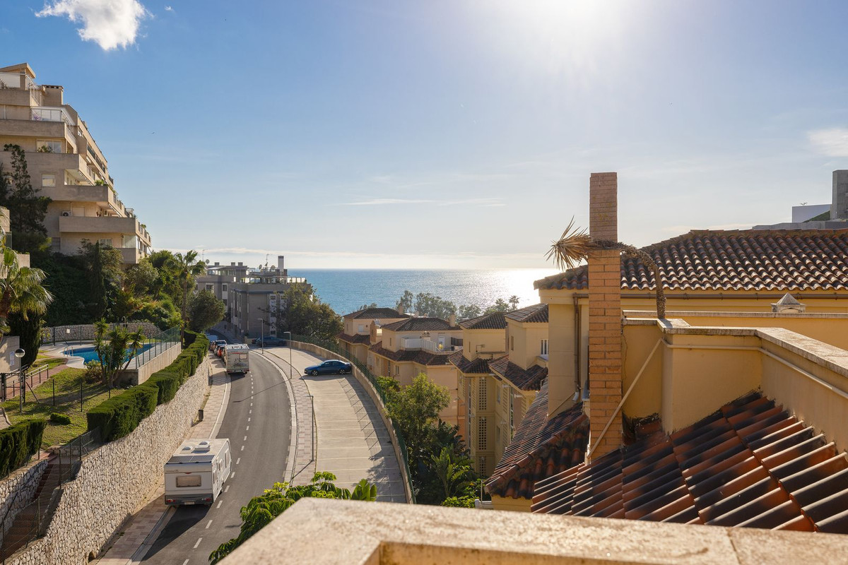 3 Bed Apartment for sale in Benalmadena Costa Del Sol, Málaga, Spain