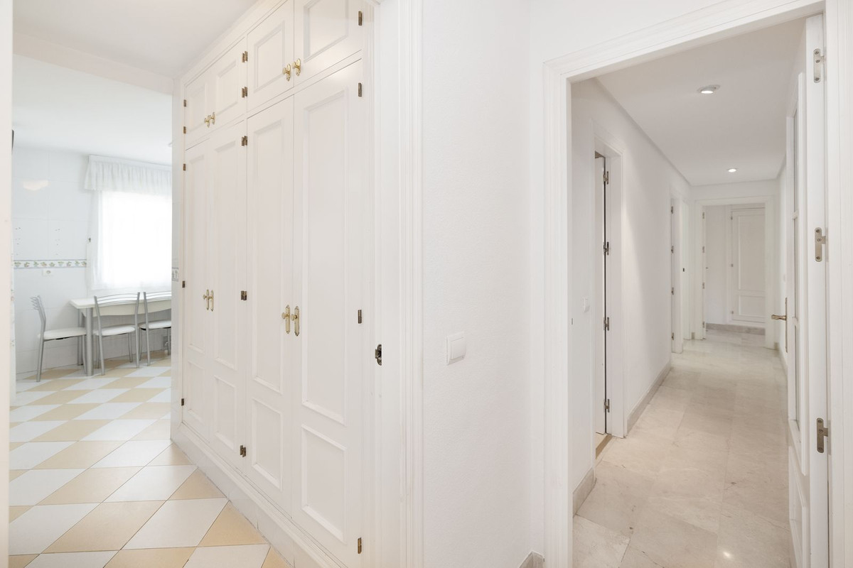 3 Bed Apartment for sale in Benalmadena Costa Del Sol, Málaga, Spain