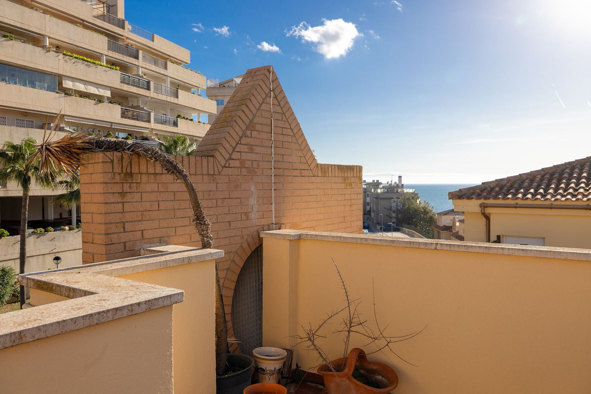 3 Bed Apartment for sale in Benalmadena Costa Del Sol, Málaga, Spain