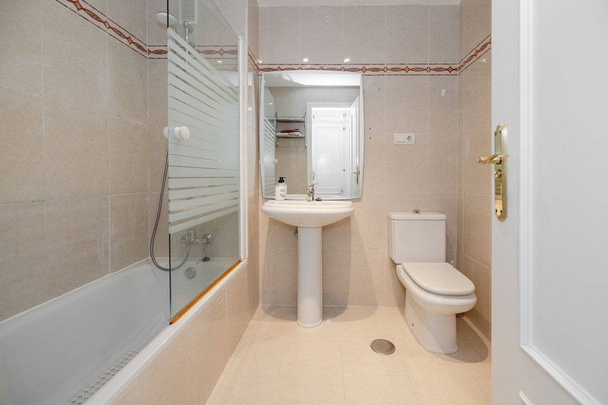 3 Bed Apartment for sale in Benalmadena Costa Del Sol, Málaga, Spain