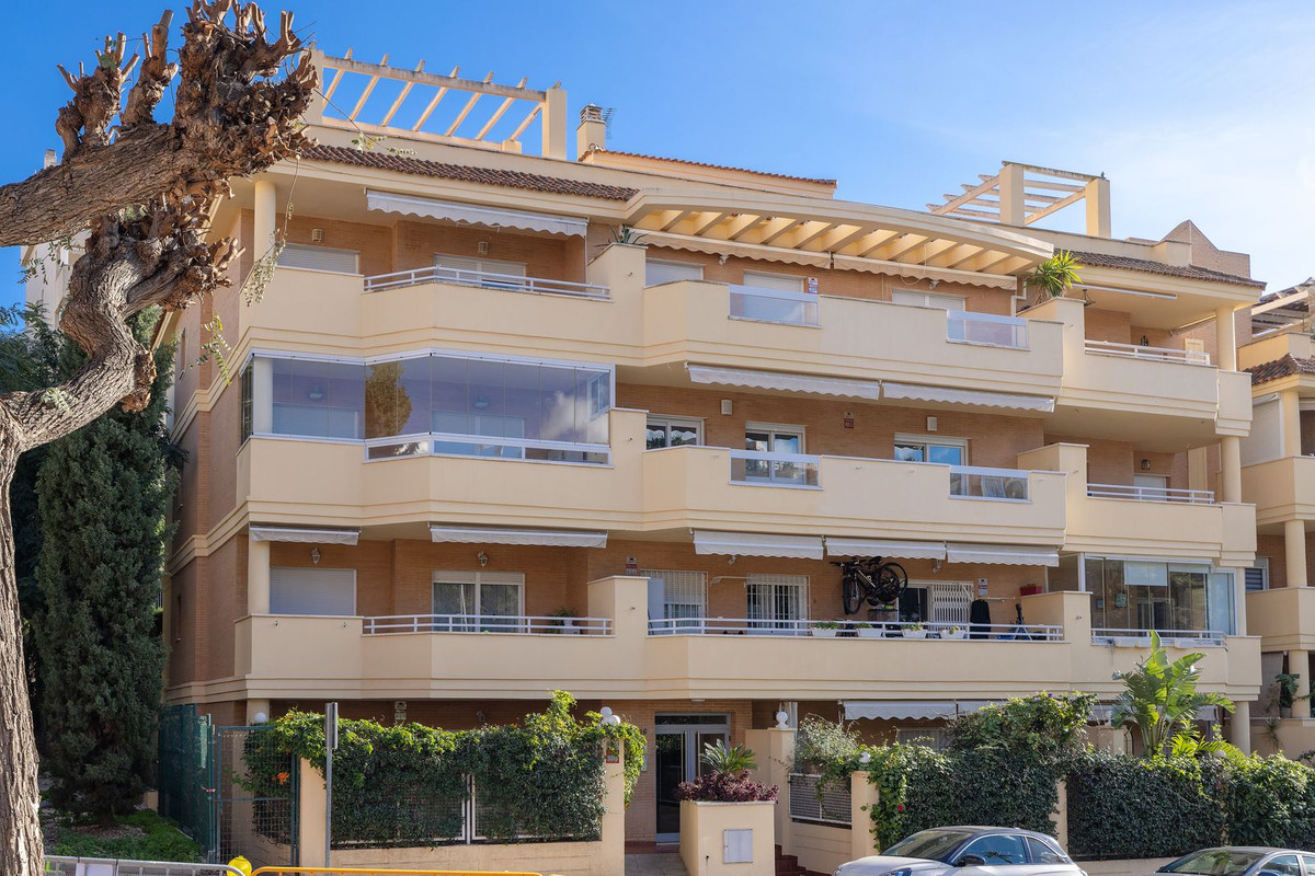 3 Bed Apartment for sale in Benalmadena Costa Del Sol, Málaga, Spain