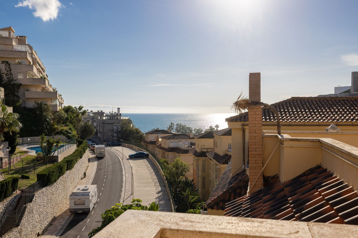 3 Bed Apartment for sale in Benalmadena Costa Del Sol, Málaga, Spain