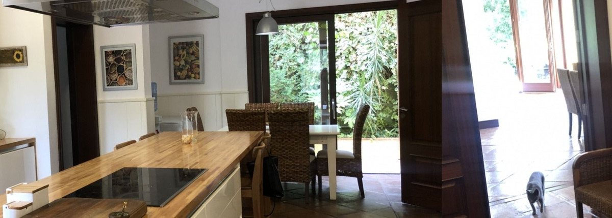 Se vende Villa - Chalet de 4 dormitorios en Costa Del Sol, Cadiz, España