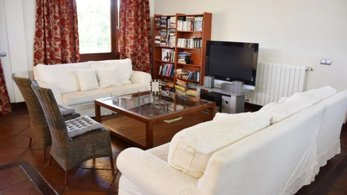 Se vende Villa - Chalet de 4 dormitorios en Costa Del Sol, Cadiz, España