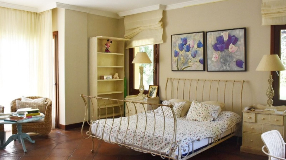 Se vende Villa - Chalet de 4 dormitorios en Costa Del Sol, Cadiz, España