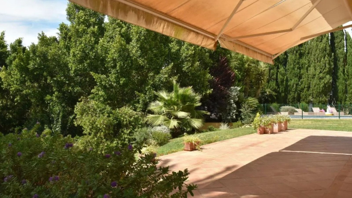 Se vende Villa - Chalet de 4 dormitorios en Costa Del Sol, Cadiz, España