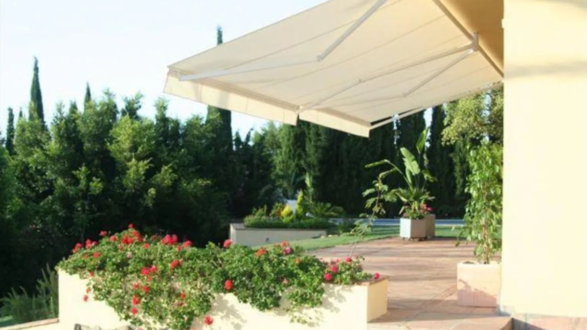 Se vende Villa - Chalet de 4 dormitorios en Costa Del Sol, Cadiz, España