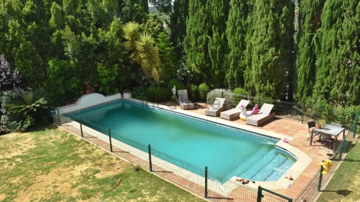 Se vende Villa - Chalet de 4 dormitorios en Costa Del Sol, Cadiz, España