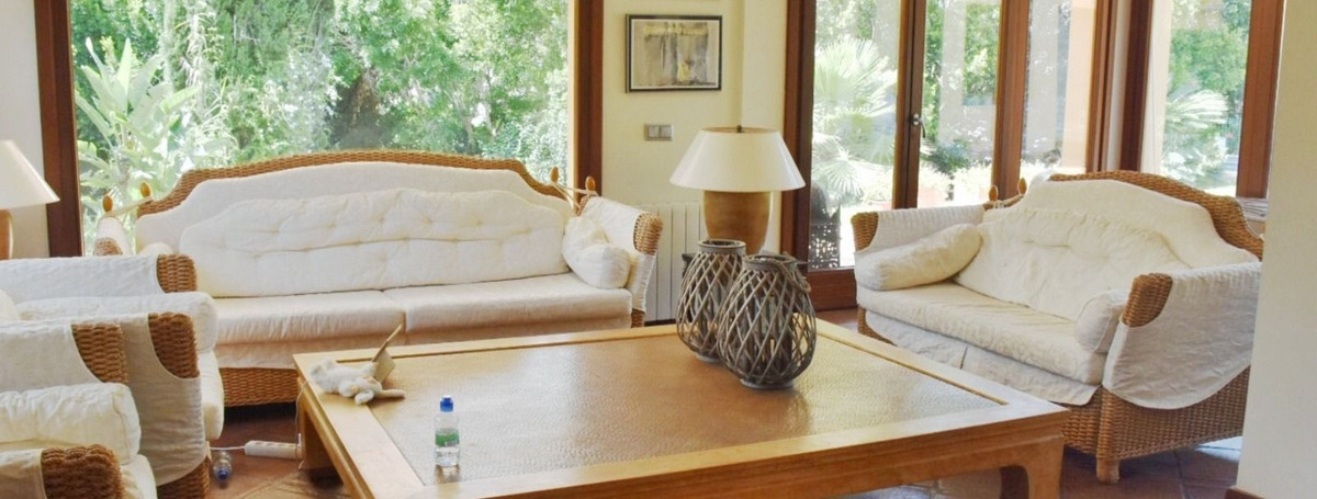 Se vende Villa - Chalet de 4 dormitorios en Costa Del Sol, Cadiz, España