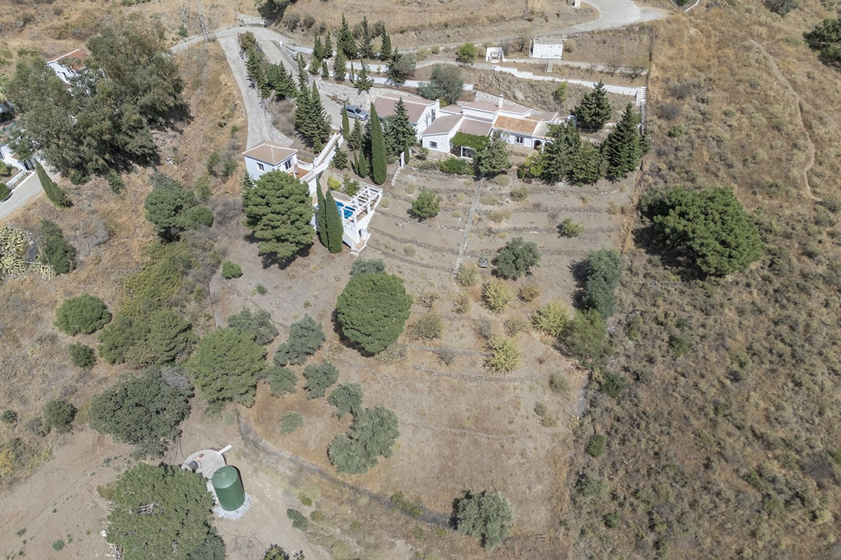 4 Bed Townhouse for sale in Cómpeta Costa Del Sol East, Málaga, Spain