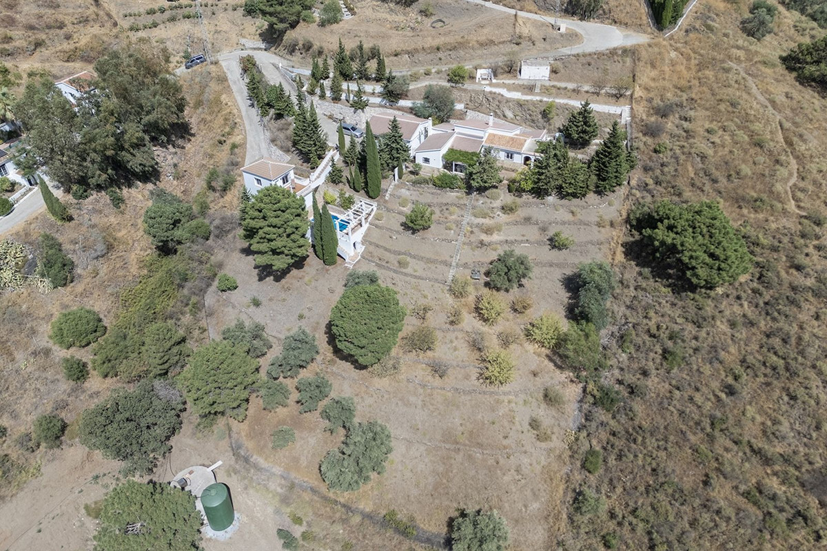 4 Bed Townhouse for sale in Cómpeta Costa Del Sol East, Málaga, Spain