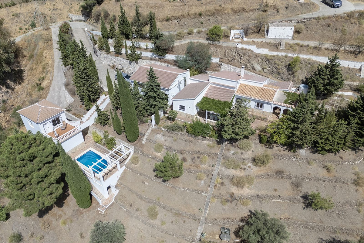 4 Bed Townhouse for sale in Cómpeta Costa Del Sol East, Málaga, Spain