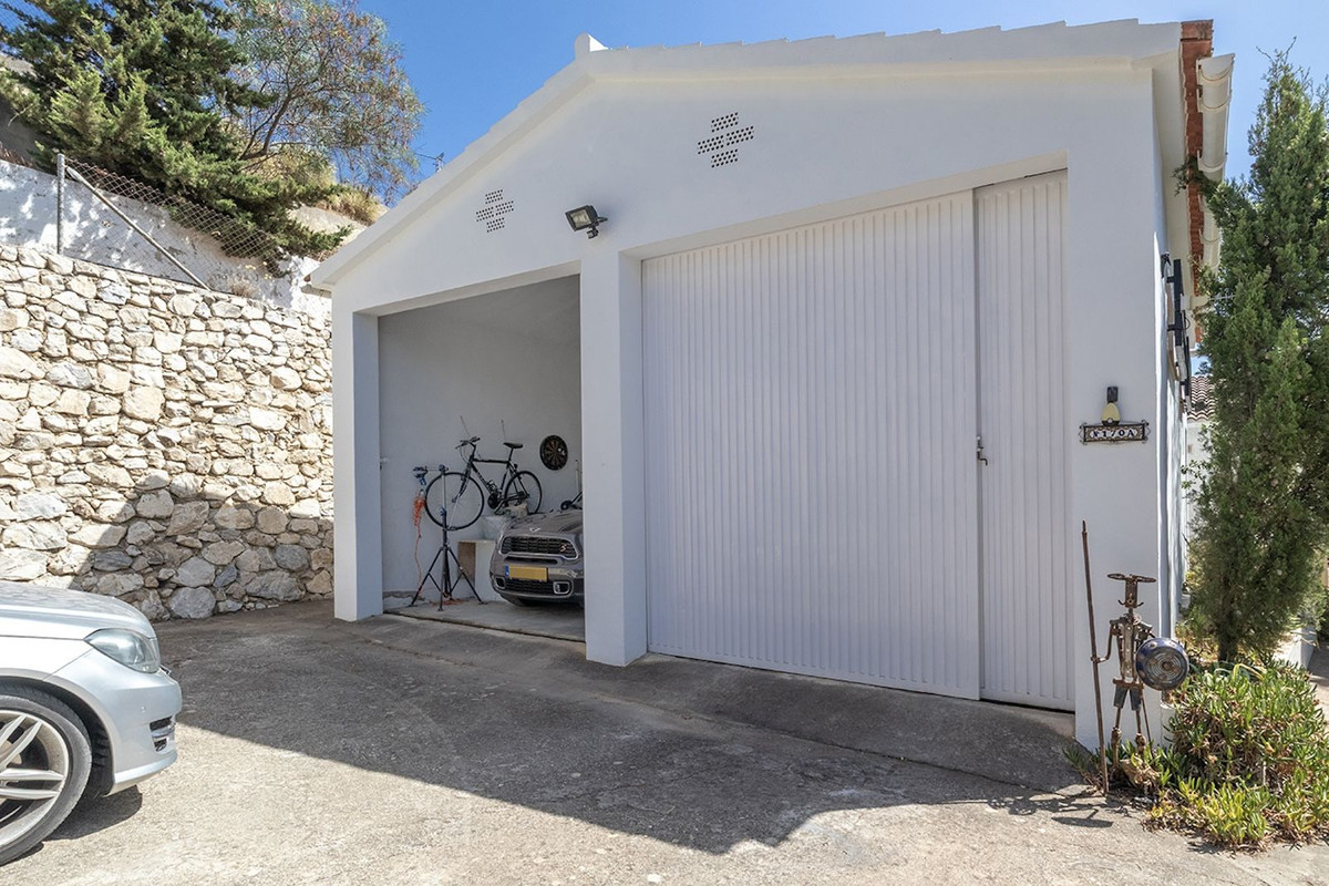 4 Bed Townhouse for sale in Cómpeta Costa Del Sol East, Málaga, Spain