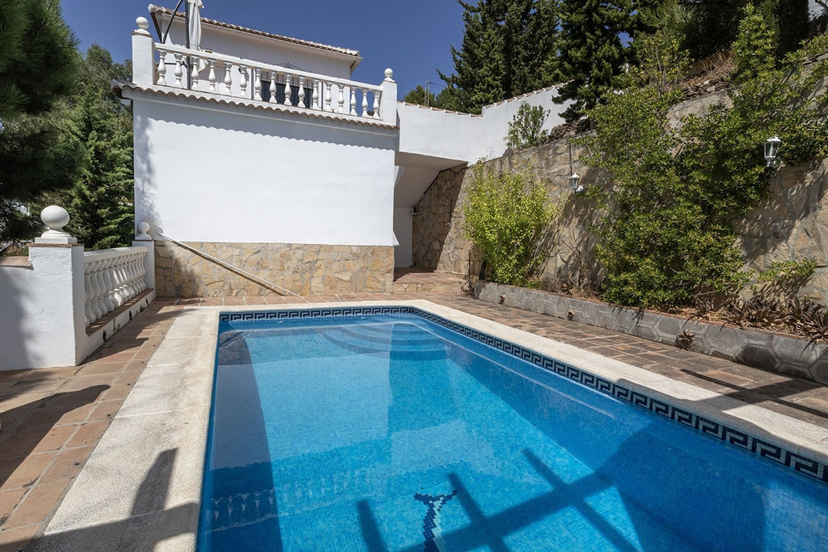4 Bed Townhouse for sale in Cómpeta Costa Del Sol East, Málaga, Spain