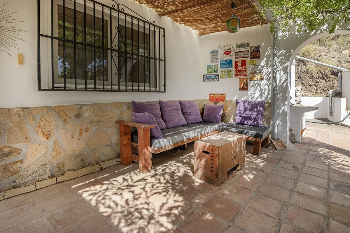 4 Bed Townhouse for sale in Cómpeta Costa Del Sol East, Málaga, Spain