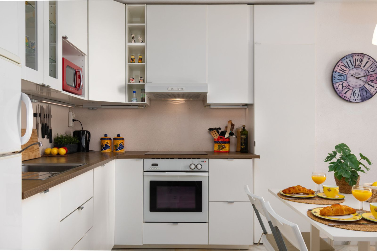 3 Bed Apartment for sale in Fuengirola Costa Del Sol, Málaga, Spain