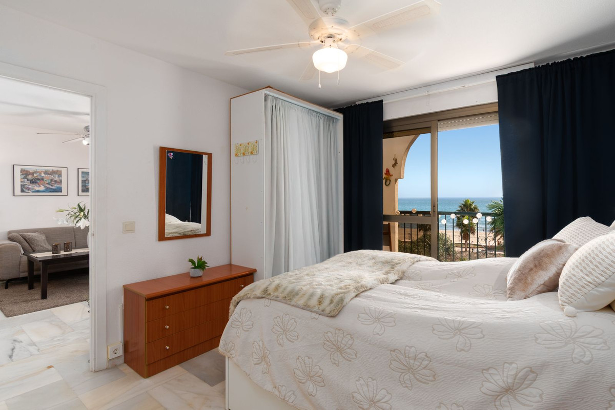 3 Bed Apartment for sale in Fuengirola Costa Del Sol, Málaga, Spain