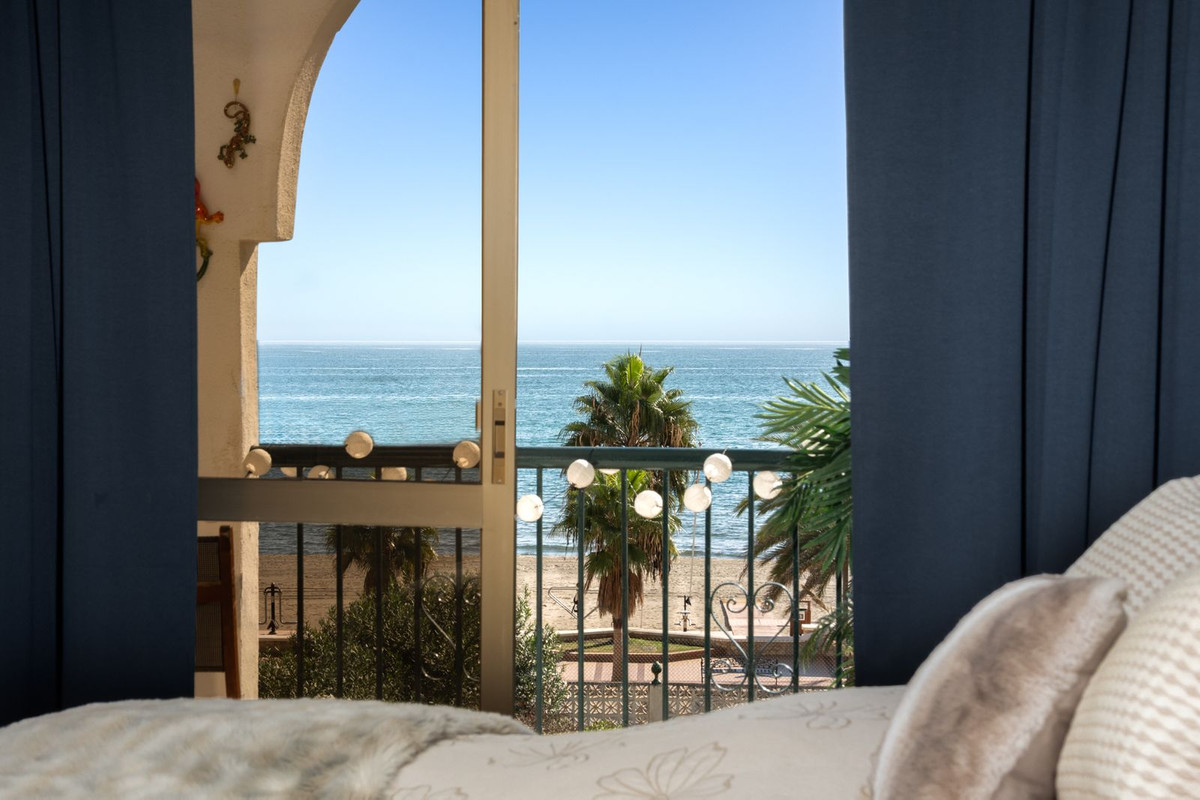 3 Bed Apartment for sale in Fuengirola Costa Del Sol, Málaga, Spain