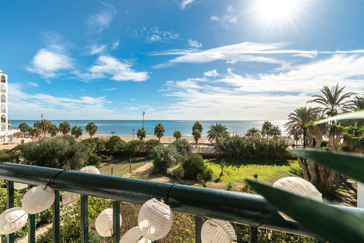 3 Bed Apartment for sale in Fuengirola Costa Del Sol, Málaga, Spain